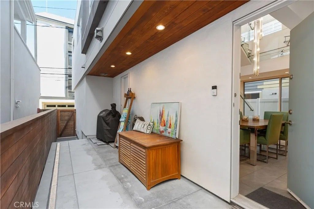 Photo of 44 61st Place, Long Beach, CA 90803 (MLS # OC26009324)