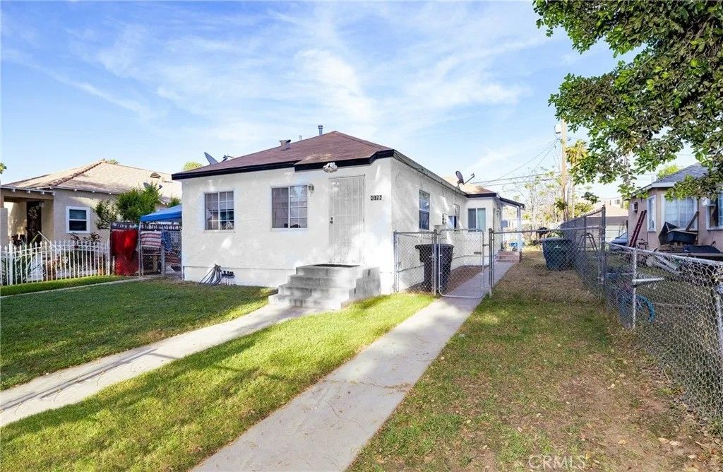 Photo of 4156 Dwight Ave, Riverside, CA 92507 (MLS # DW26059479)