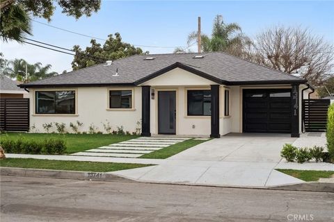Photo of 13741 Carfax Ave, Bellflower, CA 90706 (MLS # DW26030677)