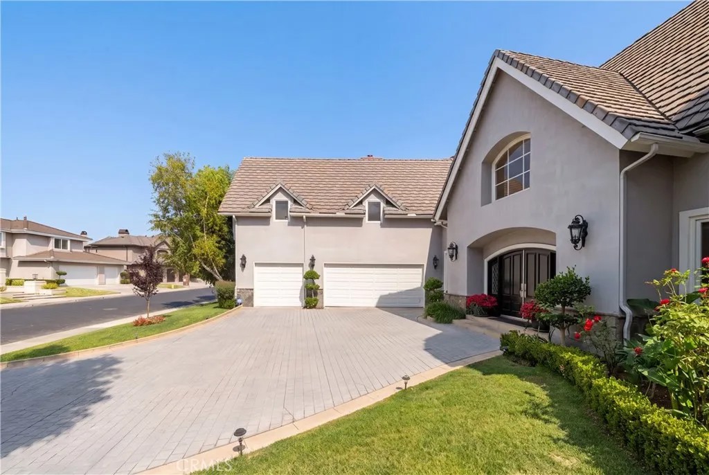 22187 Westcliff