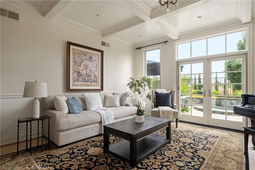 22187 Westcliff