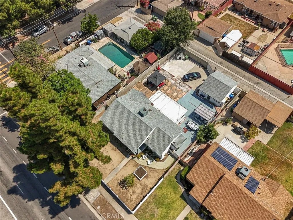 16038 Devonshire Street