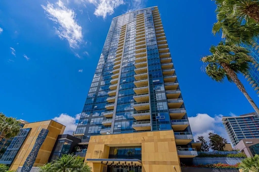 1325 Pacific Highway 1107/1101