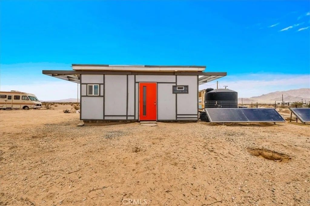 Photo of 84951 Amboy Rd, 29 Palms, CA 92277 (MLS # JT25278634)
