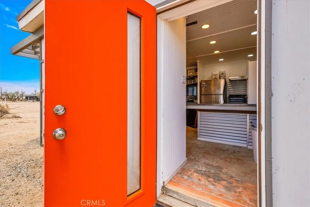 Photo of 84951 Amboy Rd, 29 Palms, CA 92277 (MLS # JT25278634)