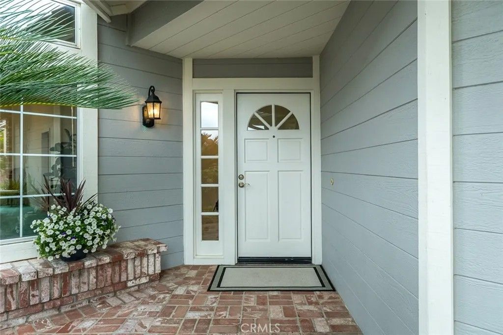 Photo of 21714 Agajanian Dr, Saugus, CA 91350 (MLS # SR26026475)