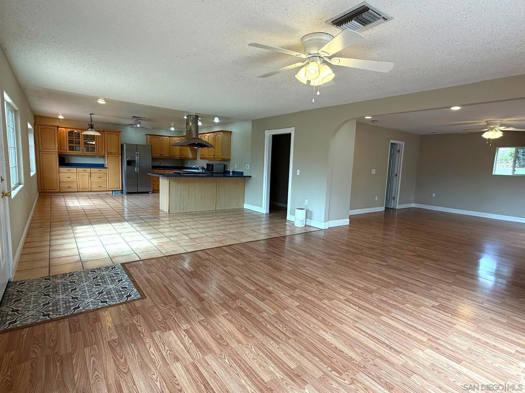 469 Lado De Loma Dr.