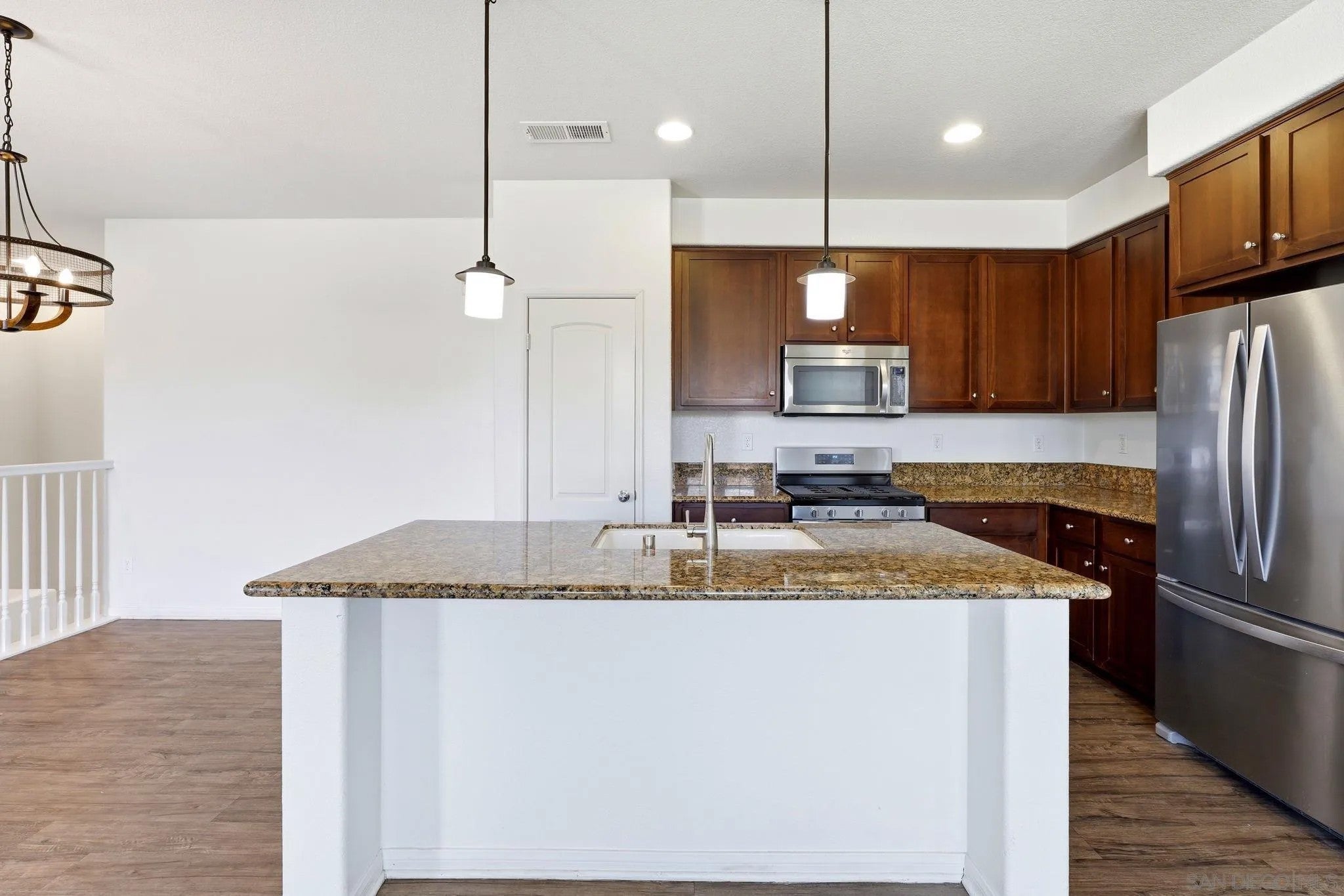 1541 El Prado St. 1