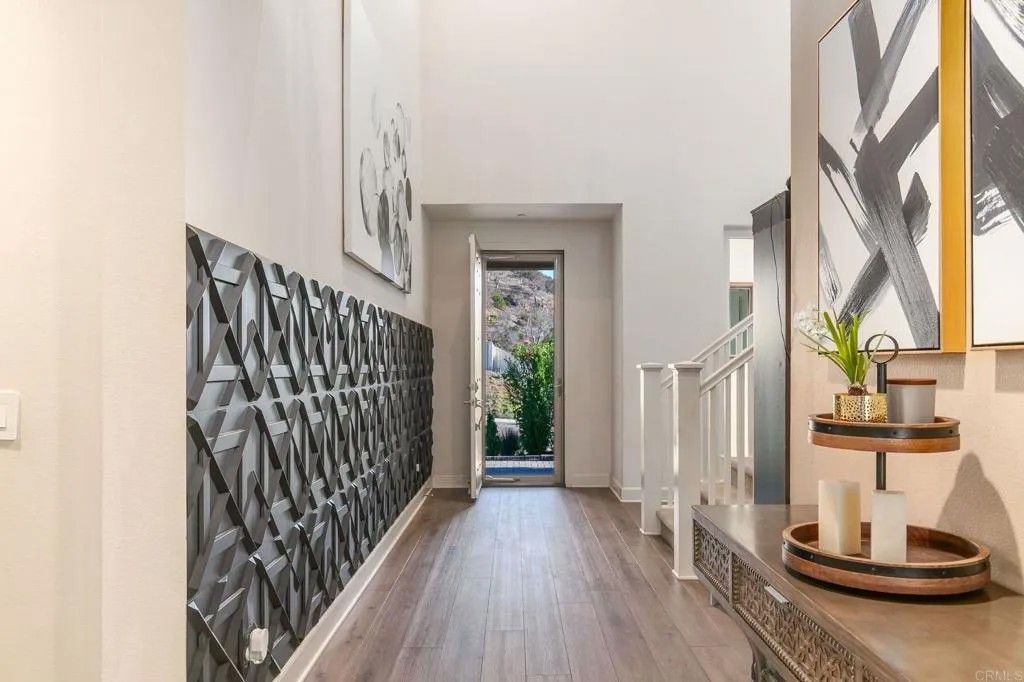 Photo of 1316 Vista Avenue, Escondido, CA 92026 (MLS # NDP2510744)