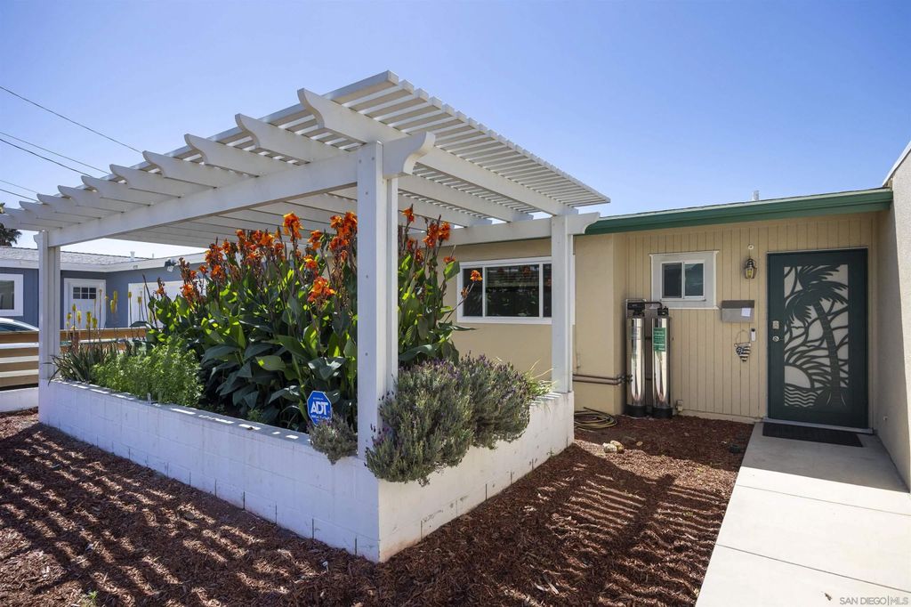 Photo of 4727 Mount Longs Dr, San Diego, CA 92117 (MLS # 260007134)
