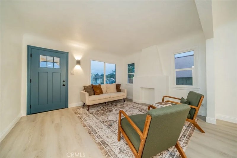 1315 E 55th