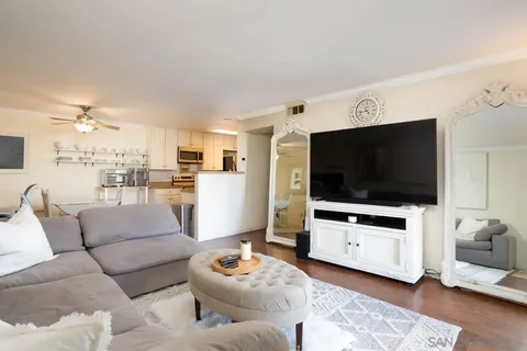 180 Chambers St Unit 4, El Cajon, CA 92020 - #: 250042292