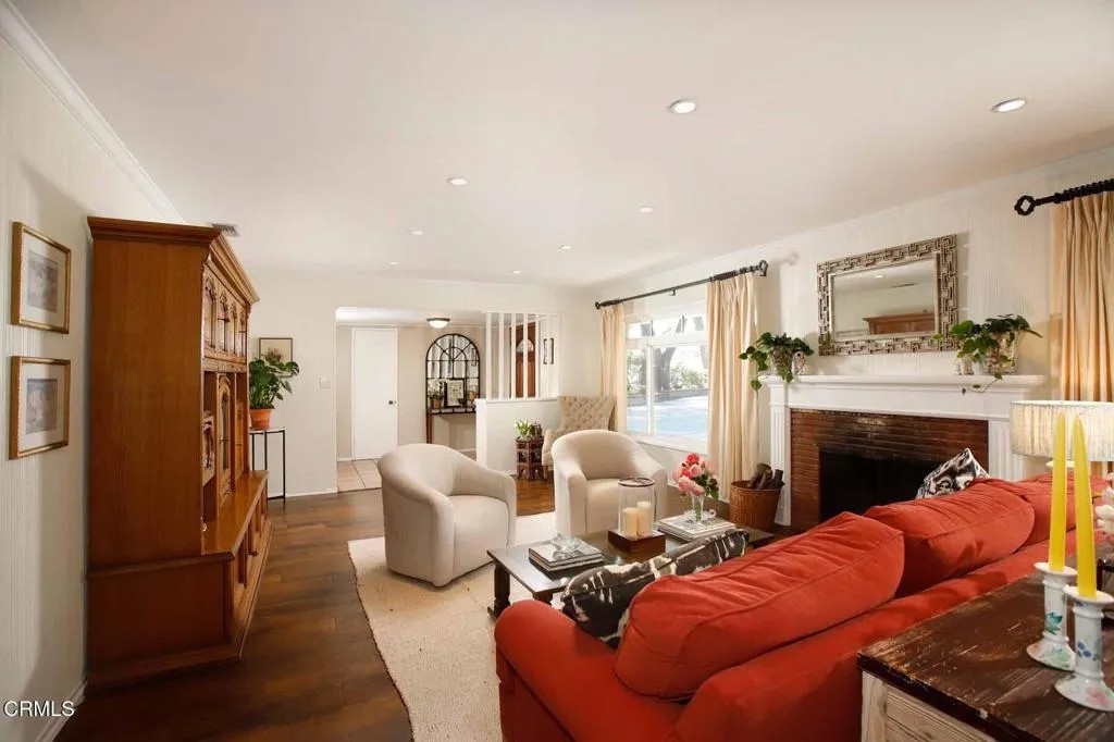 4762 Rosebank Drive