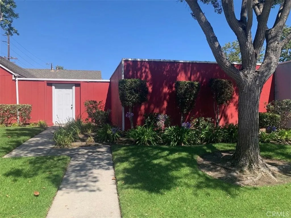 469 Corvette Street
