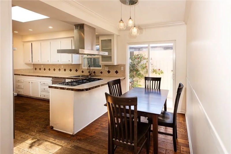 2422 W 238th