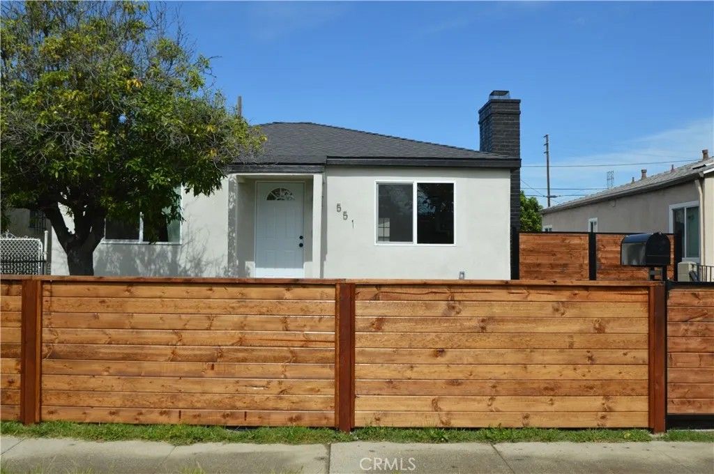 Photo of 551 W 101 Street, Los Angeles, CA 90044 (MLS # MB26050908)