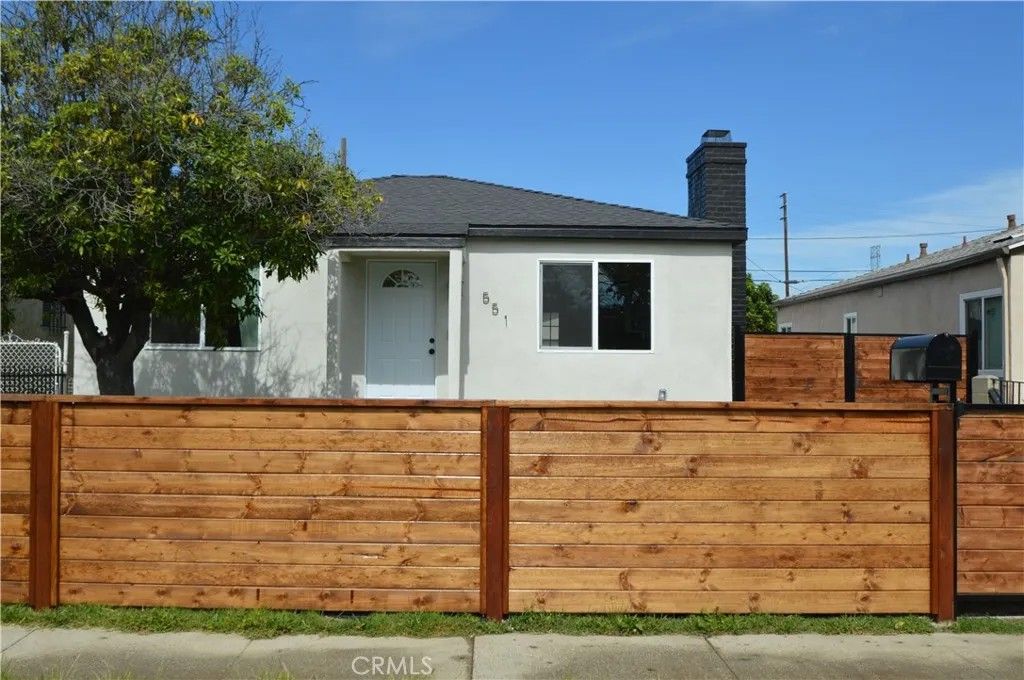 Photo of 551 W 101 Street, Los Angeles, CA 90044 (MLS # MB26050908)