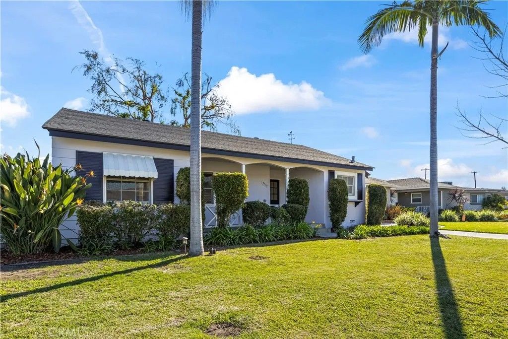 Photo of 9530 Rives Avenue, Downey, CA 90240 (MLS # AR26002569)