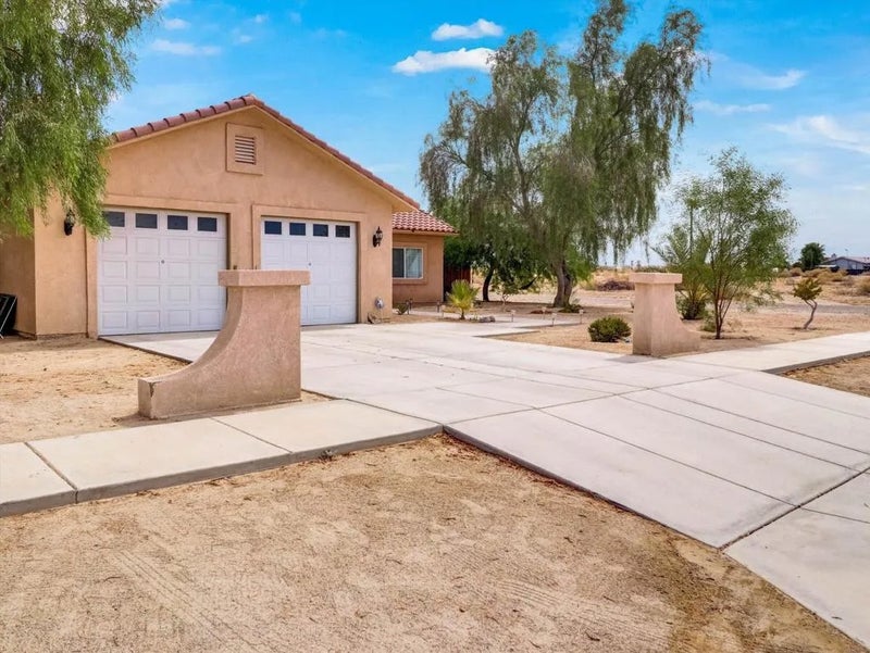 1081 Aberdeen Drive