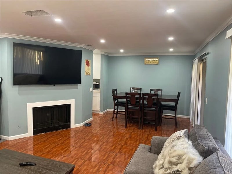 9386 Mesa Verde DR B