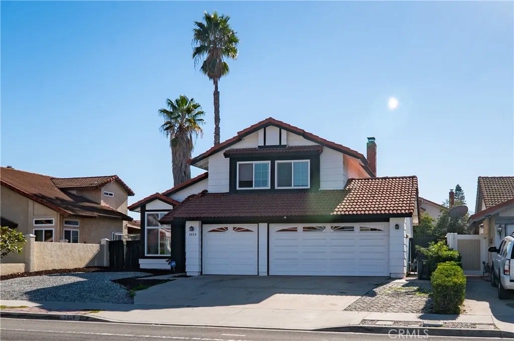 Photo of 1454 Cresta Rd, Corona, CA 92879 (MLS # CV25277731)