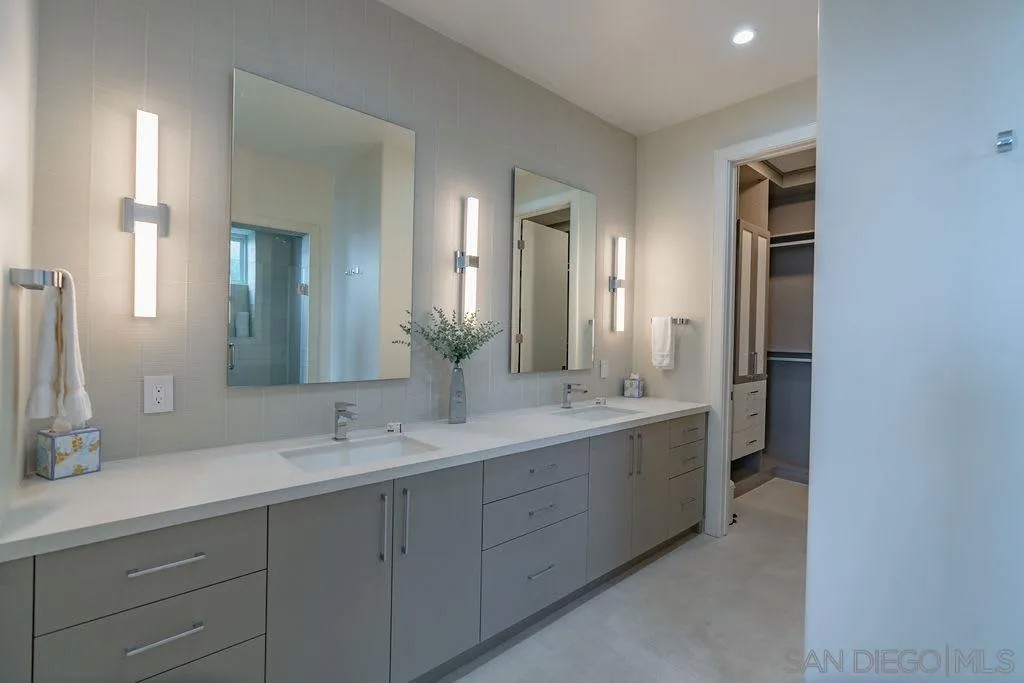 1001 La Jolla Rancho Rd