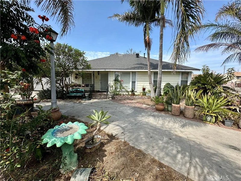 139 S Stinson
