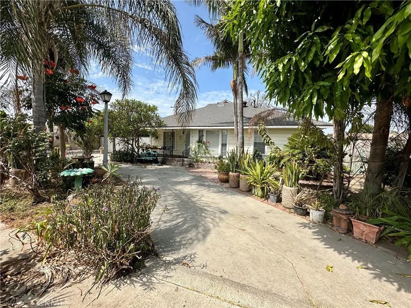 139 S Stinson