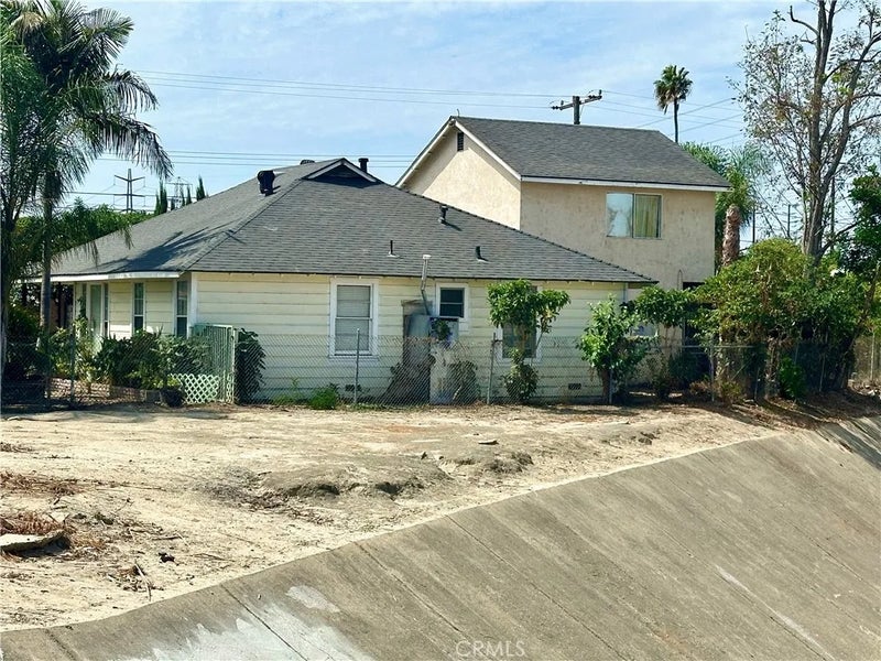 139 S Stinson