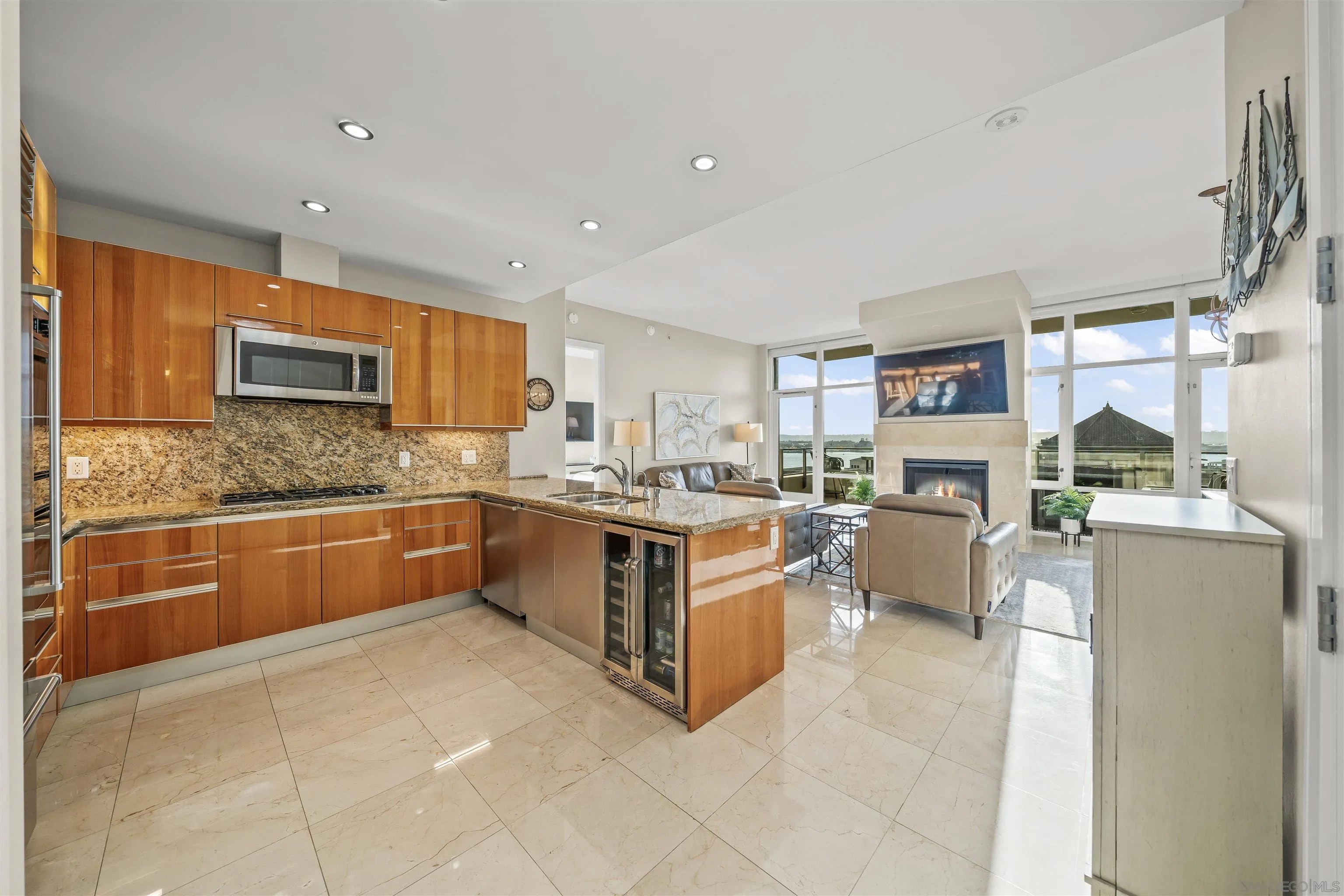 550 Front St 1306