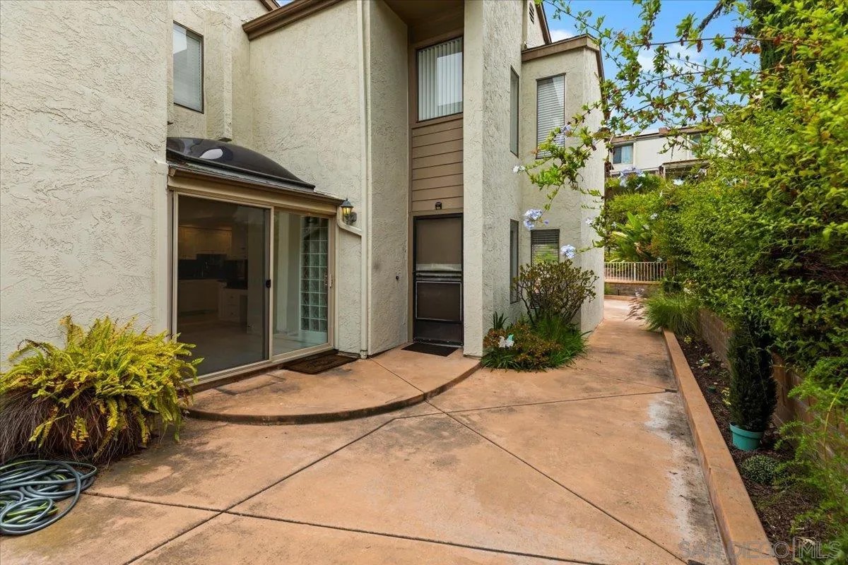 5850 Menorca Dr