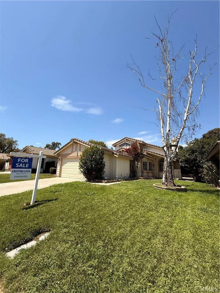 30612 HOLLYBERRY Lane