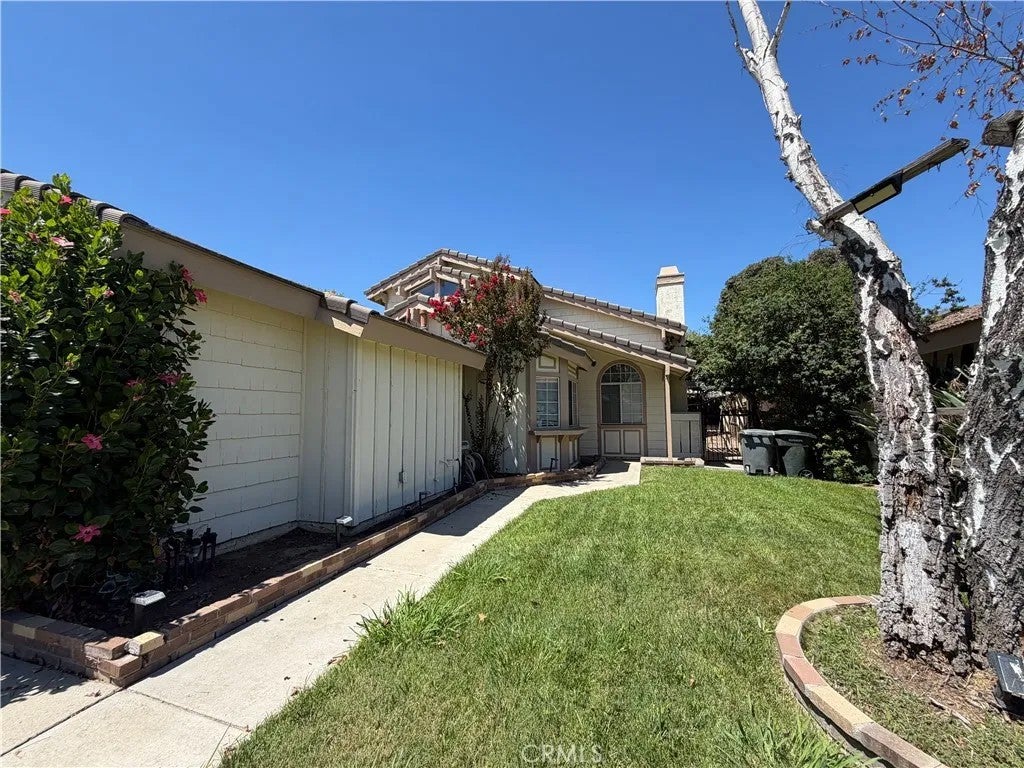 30612 HOLLYBERRY Lane
