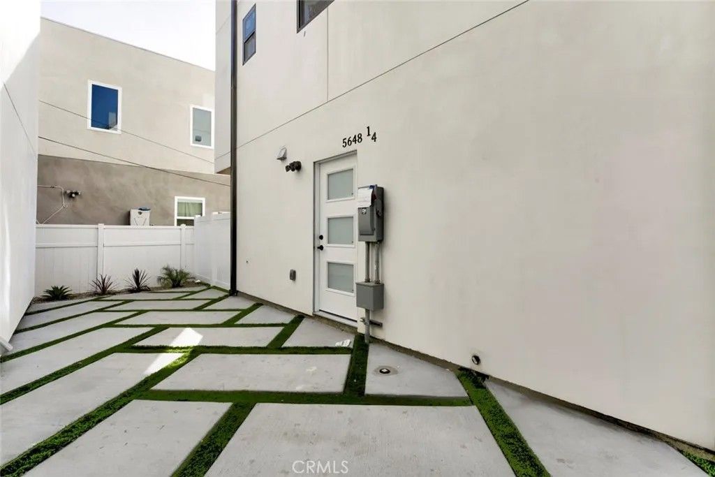 Photo of 5654 Cartwright, North Hollywood, CA 91601 (MLS # GD25279818)