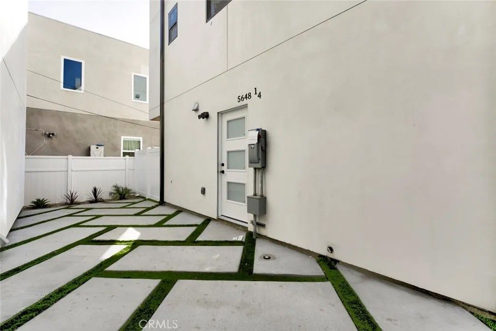 Photo of 5654 Cartwright, North Hollywood, CA 91601 (MLS # GD25279818)
