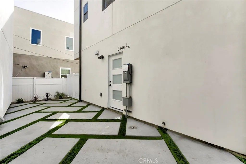 Photo of 5654 Cartwright, North Hollywood, CA 91601 (MLS # GD25279818)