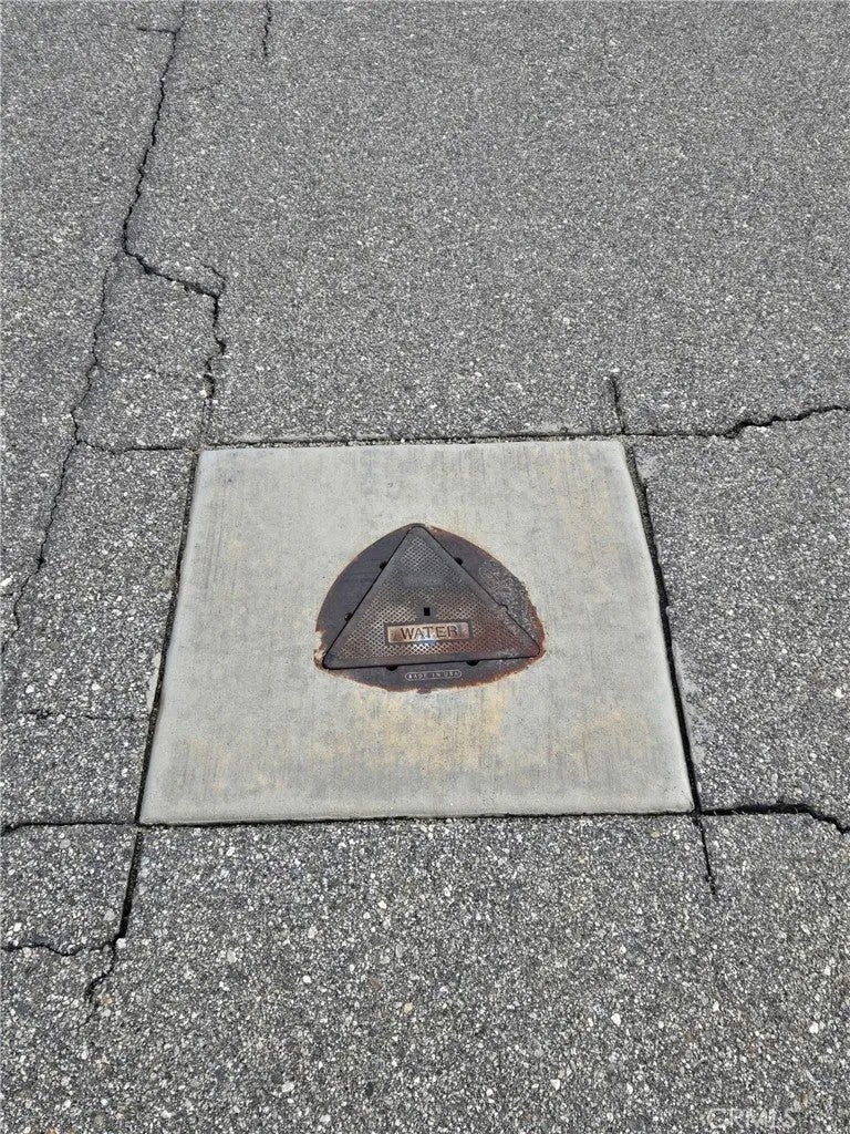 1 Twinn Buttes Avenue