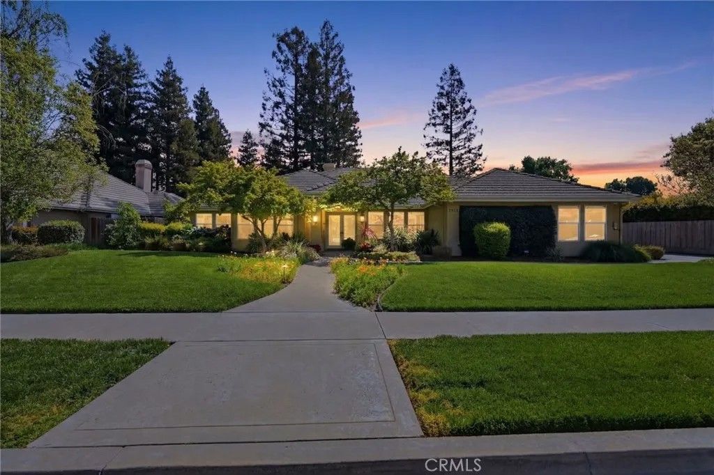 Photo of 2134 Cottonwood Circle, Visalia, CA 93277 (MLS # PI26042546)