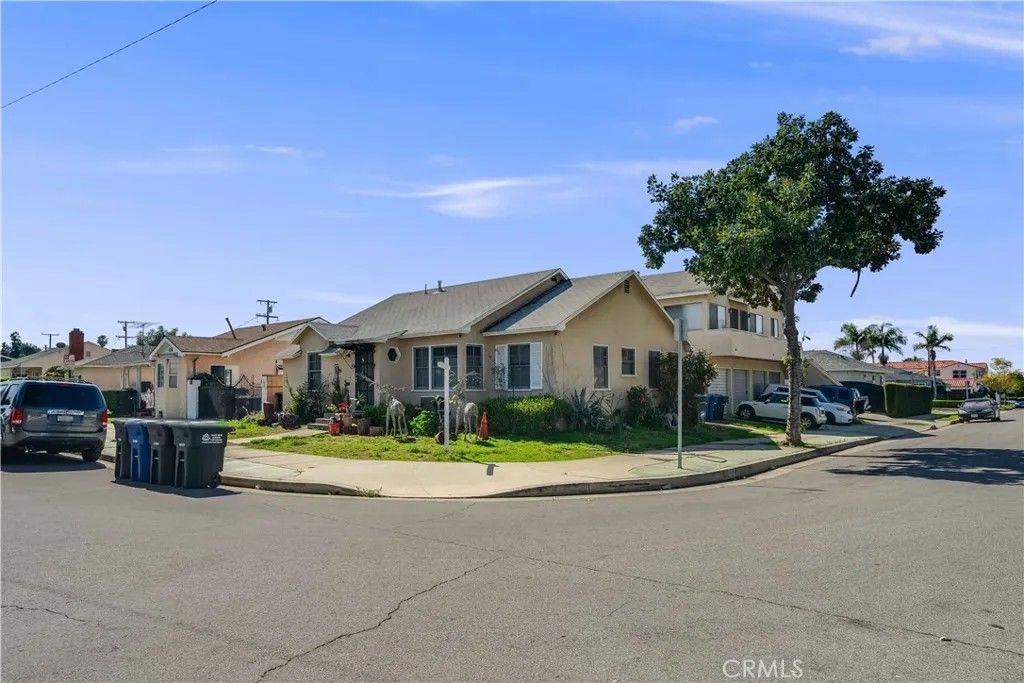 Photo of 231 Blackshear Avenue, Los Angeles, CA 90022 (MLS # PF26003504)