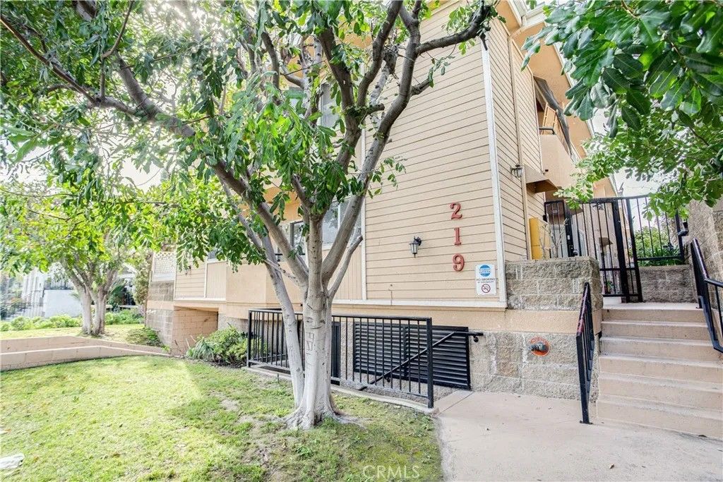 Photo of 219 N Adams St #8, Glendale, CA 91206 (MLS # GD26093730)