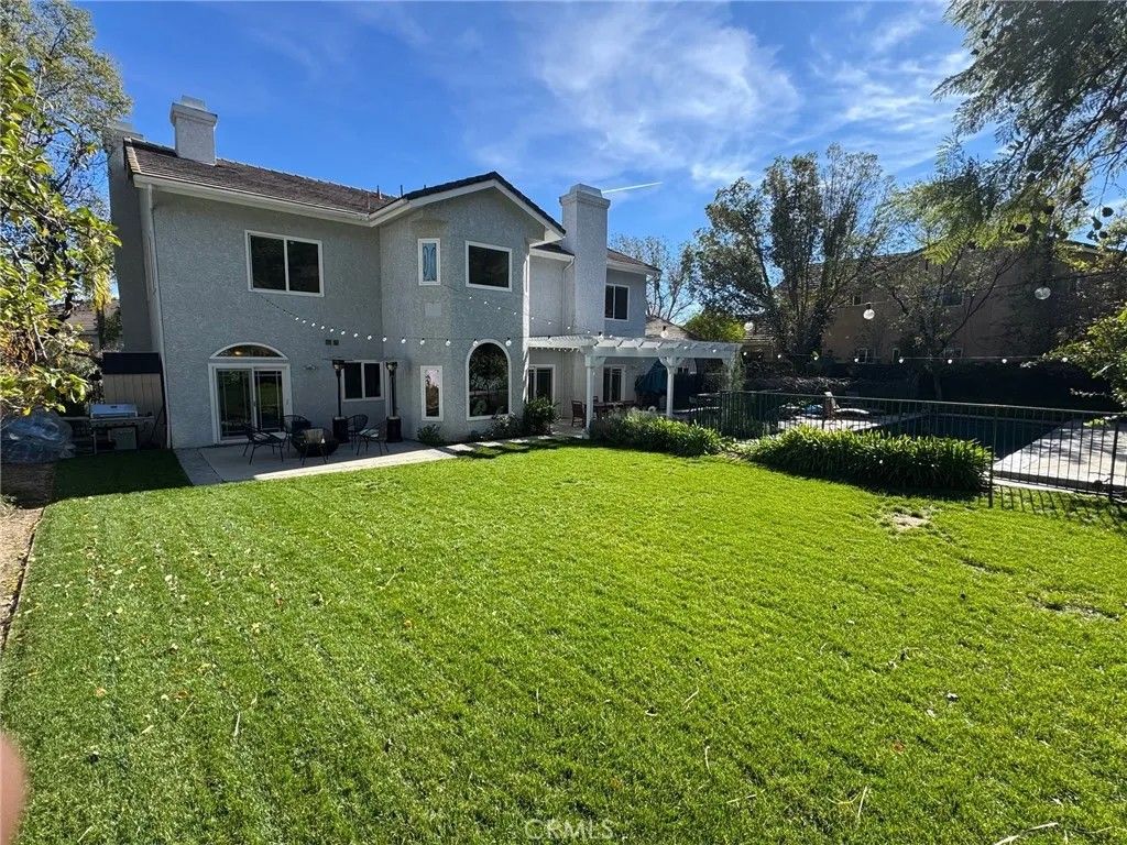 Photo of 22259 Dumetz, Woodland Hills, CA 91364 (MLS # SR26010936)
