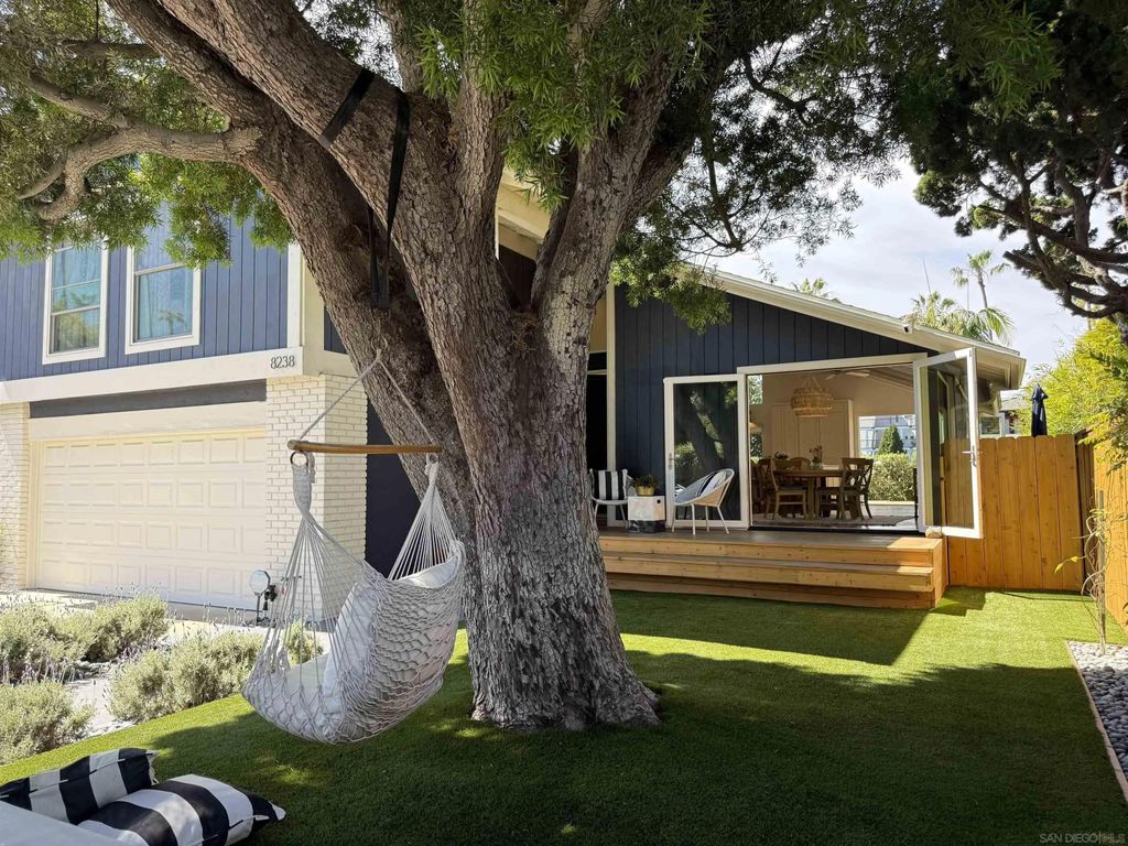 Photo of 8238 Paseo Del Ocaso, La Jolla, CA 92037 (MLS # 260007207)