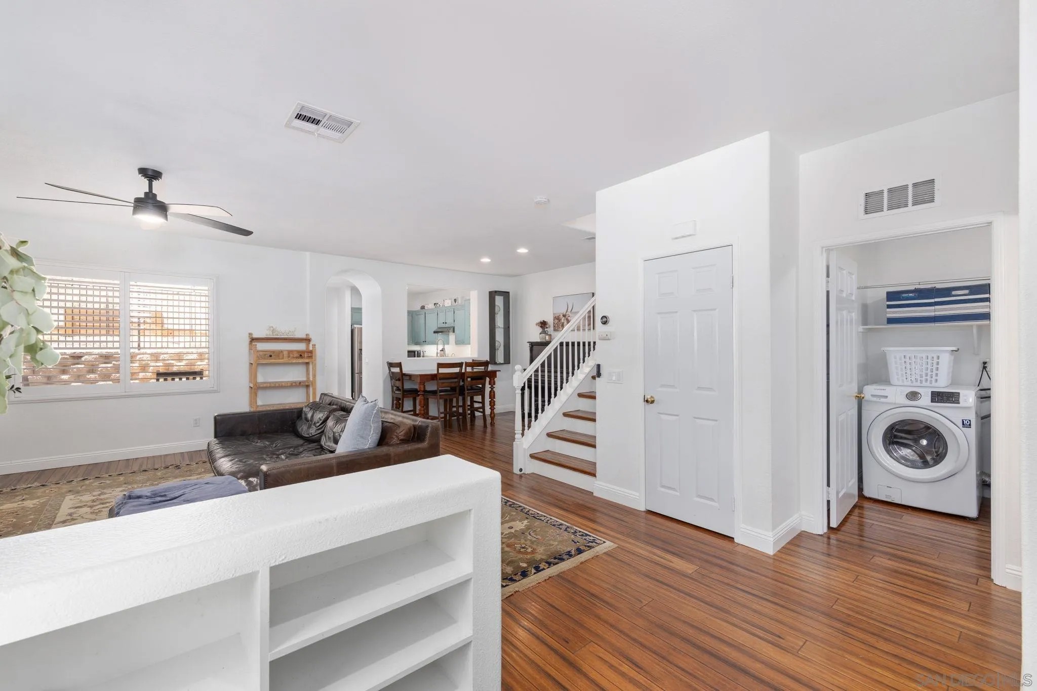 6283 Avenida De Las Vistas 2