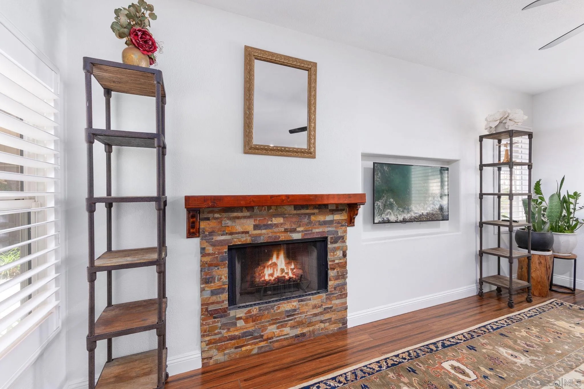 6283 Avenida De Las Vistas 2