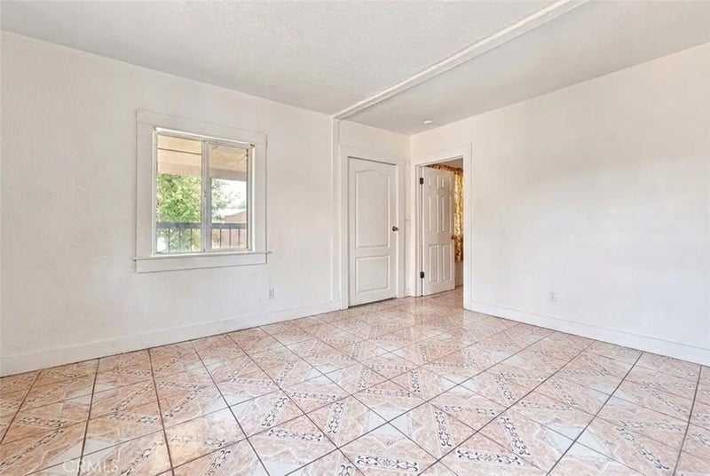 238 W 90th