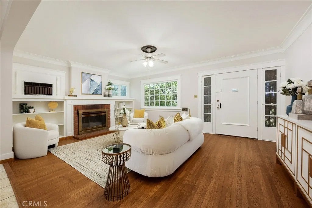 129 La Paloma Avenue