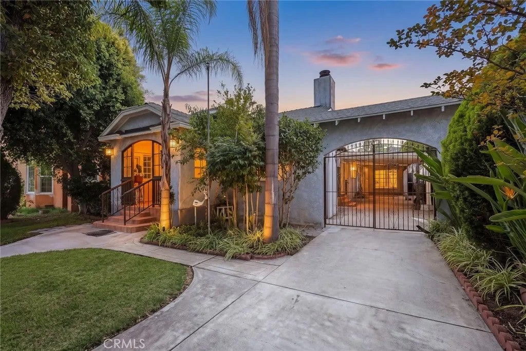 129 La Paloma Avenue