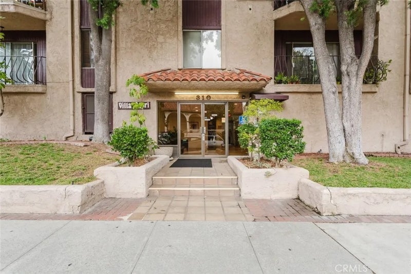 310 N Jackson Street 128