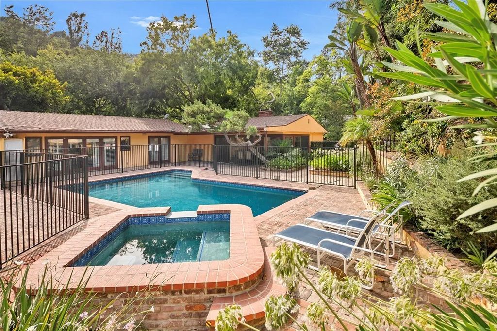 Photo of 2500 Benedict Canyon, Beverly Hills, CA 90210 (MLS # AR26077232)