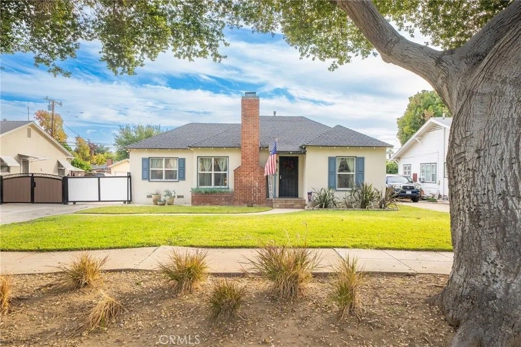 Photo of 614 E J Street, Ontario, CA 91764 (MLS # CV25270019)